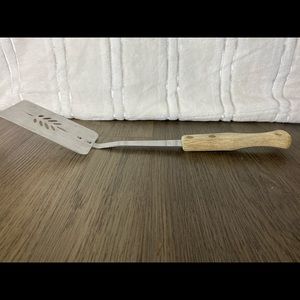 Vintage Stainless Steel Slotted Spatula Flipper Turner Utensil ~ Fighting Lions